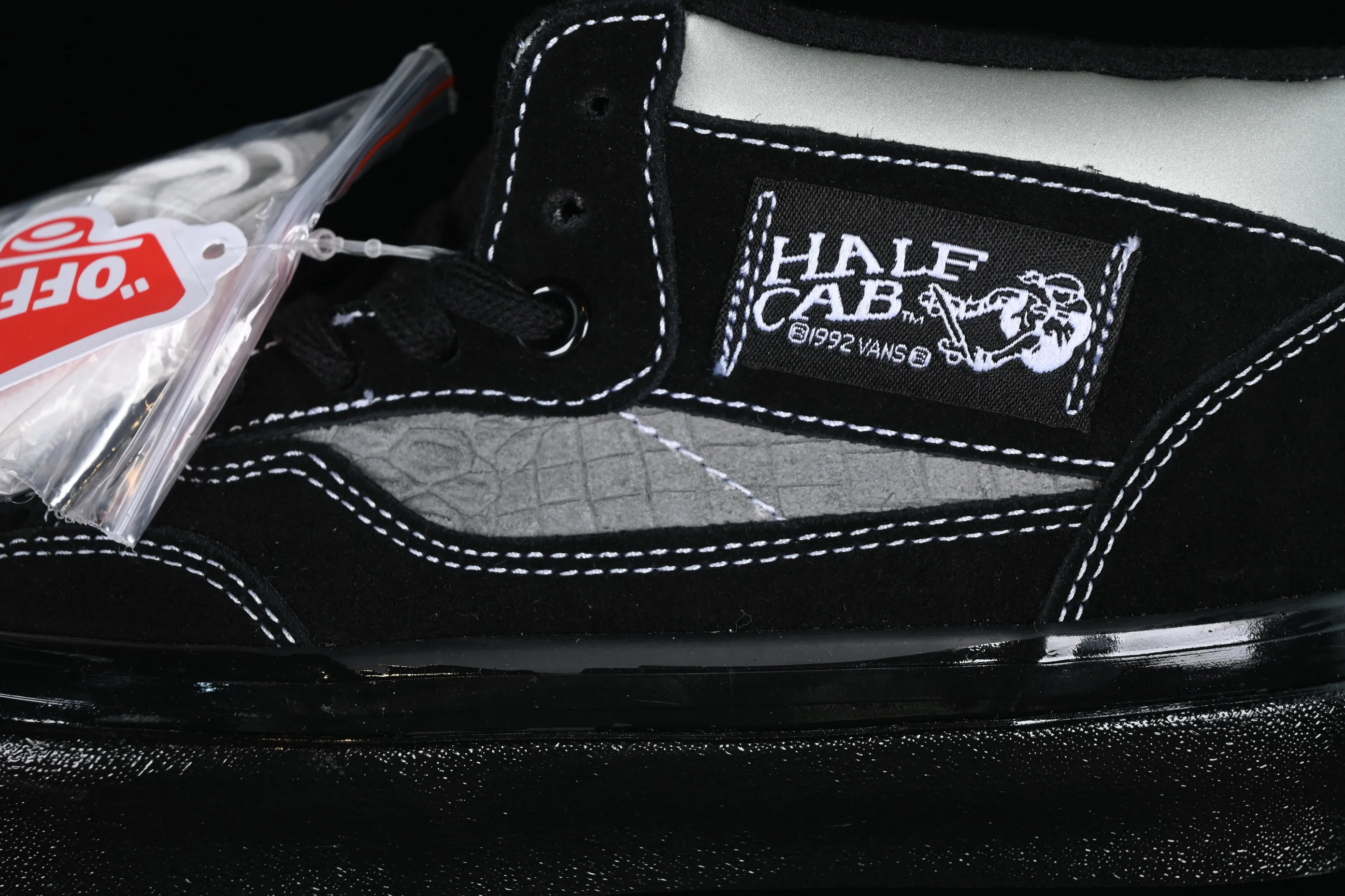 All categories Vans Vans series Vans Mid Vans China Vans Half Cab 33 Dx legendary skater signature China skateboard shoes VN0A5KX6B3C